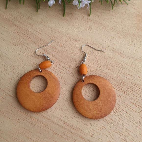 Casual Hook Earrings - Picture 2 of 4